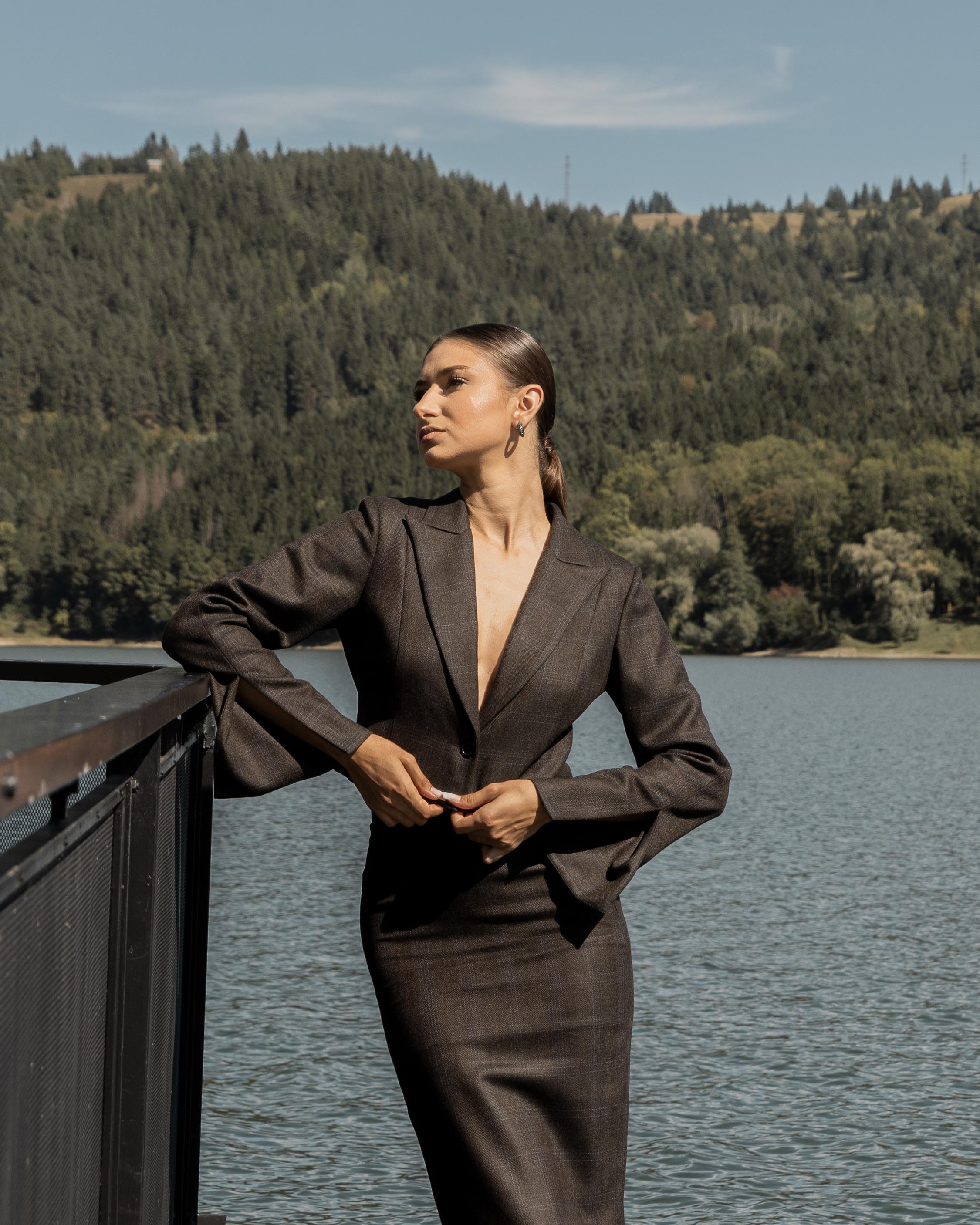 CROPPED BLAZER WITH SLIT SLEEVES